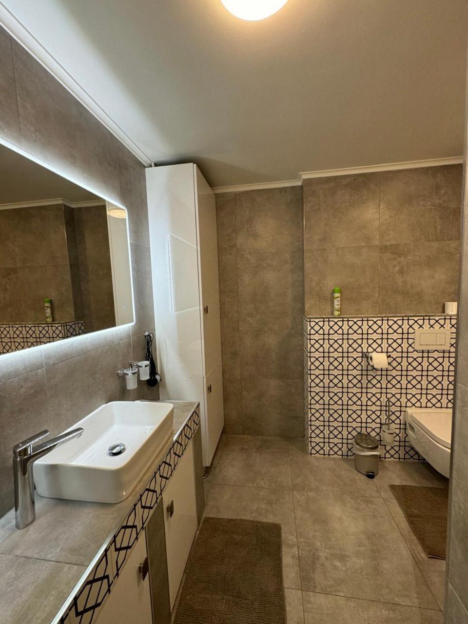 Astra Lux Bp Apartmán