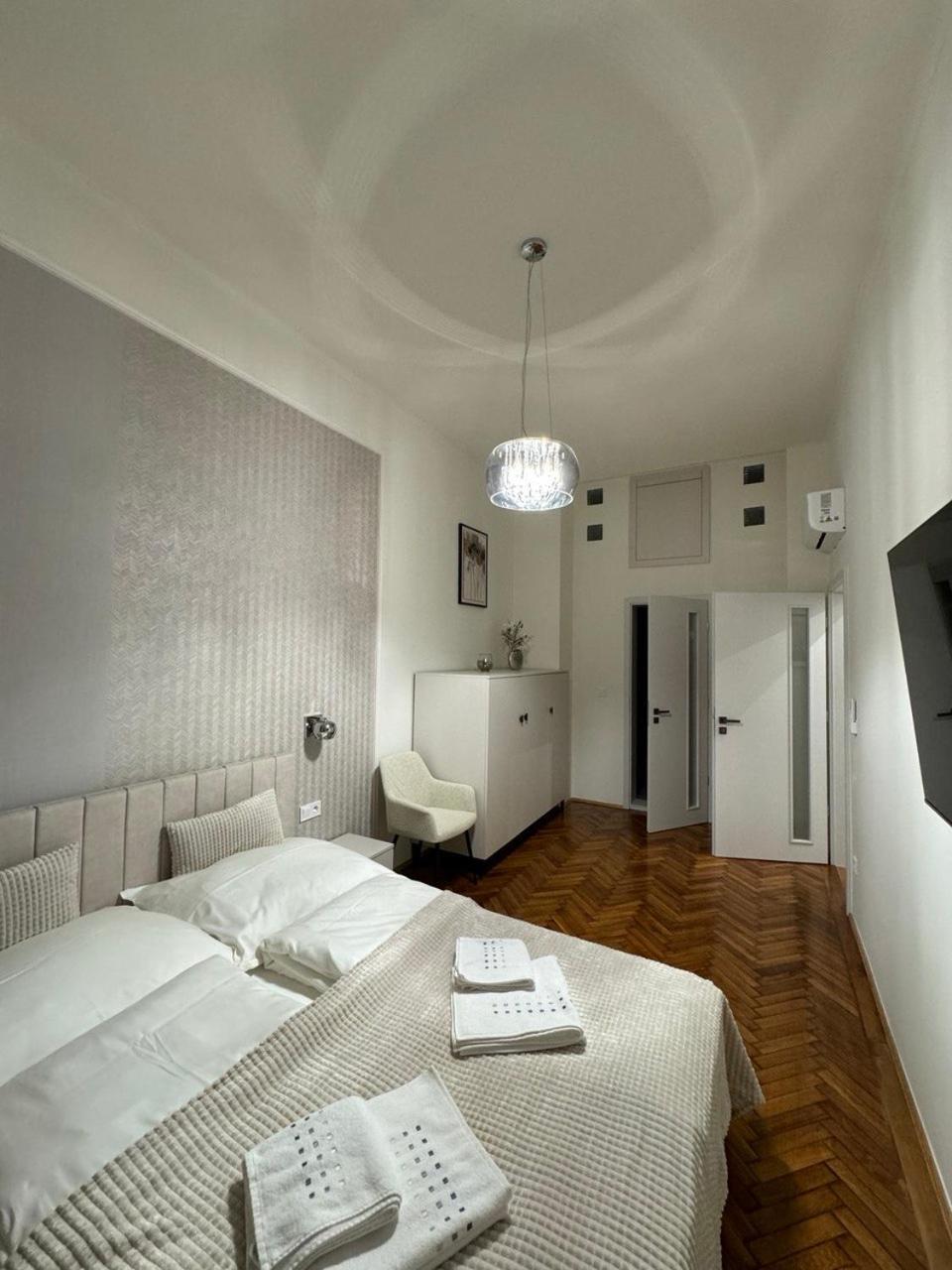 Astra Lux Bp Apartmán *